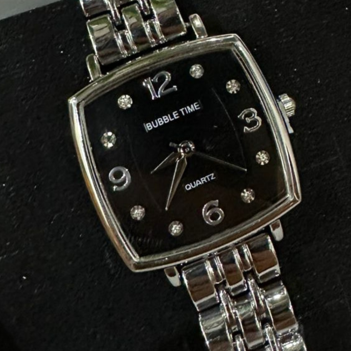 Silvery Square Dial Watch – Modern Minimalist Style in a Sleek Design