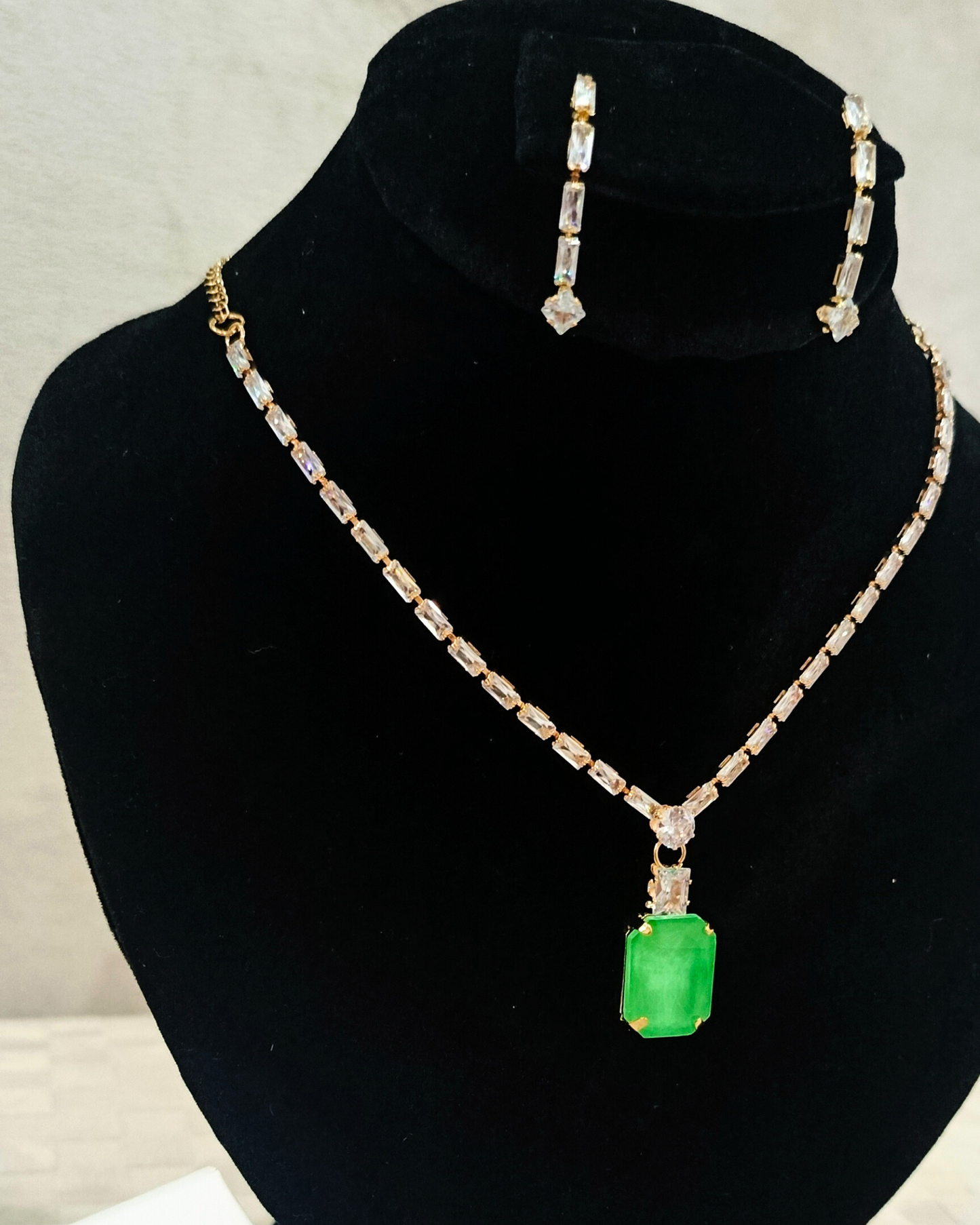 Elegant Crystal Chain Green Pendant Set