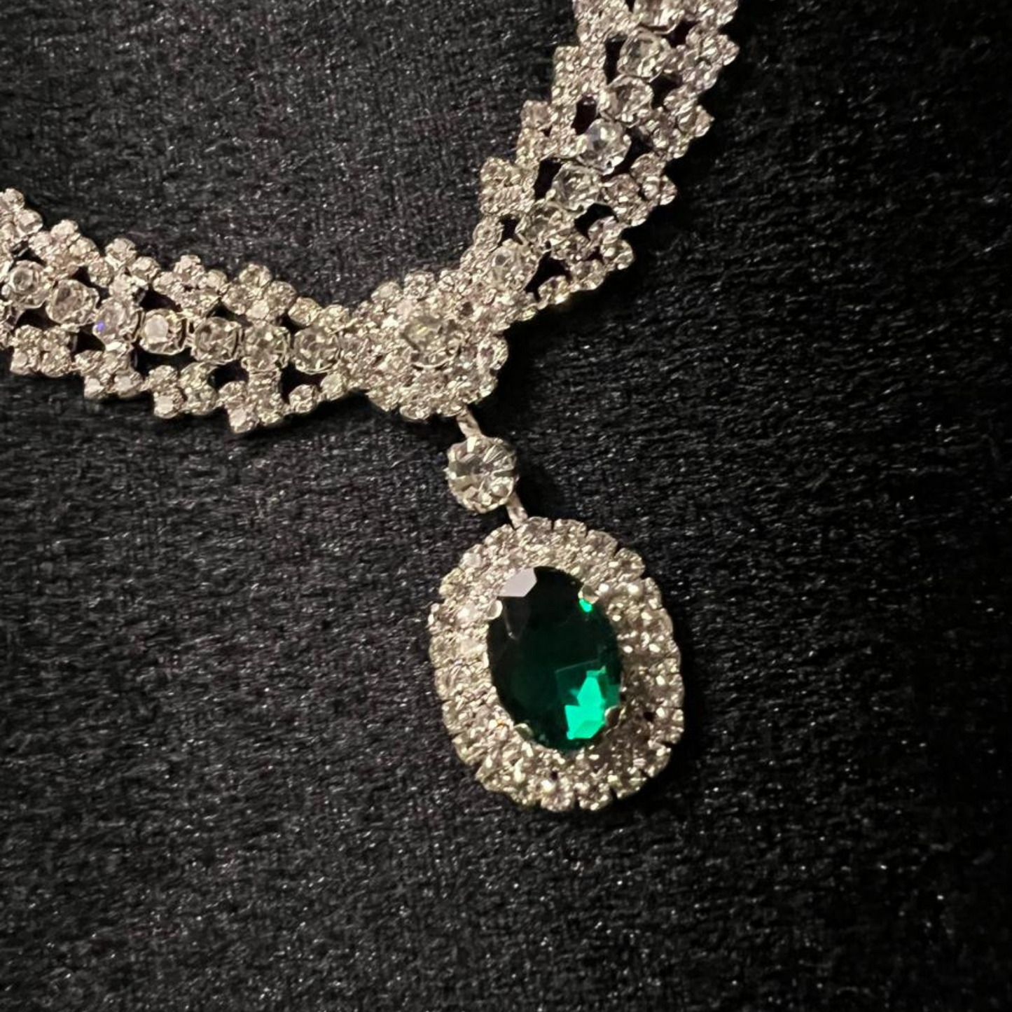 Premium Emerald Zirconium Necklace Set – ESSENTIAS
