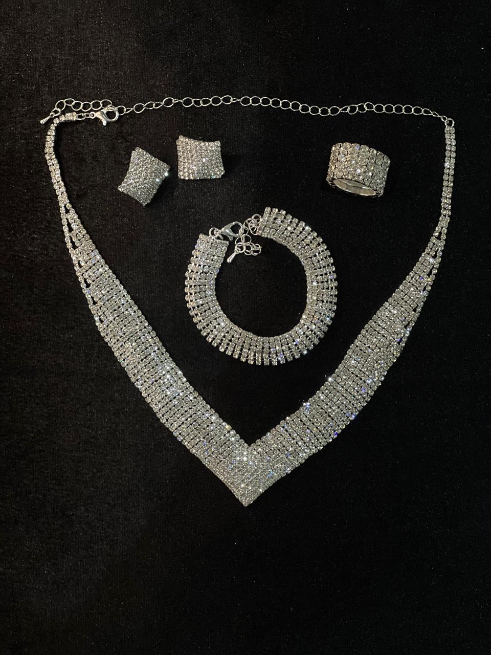 Stylish Sparkling 4Pcs Necklace Set