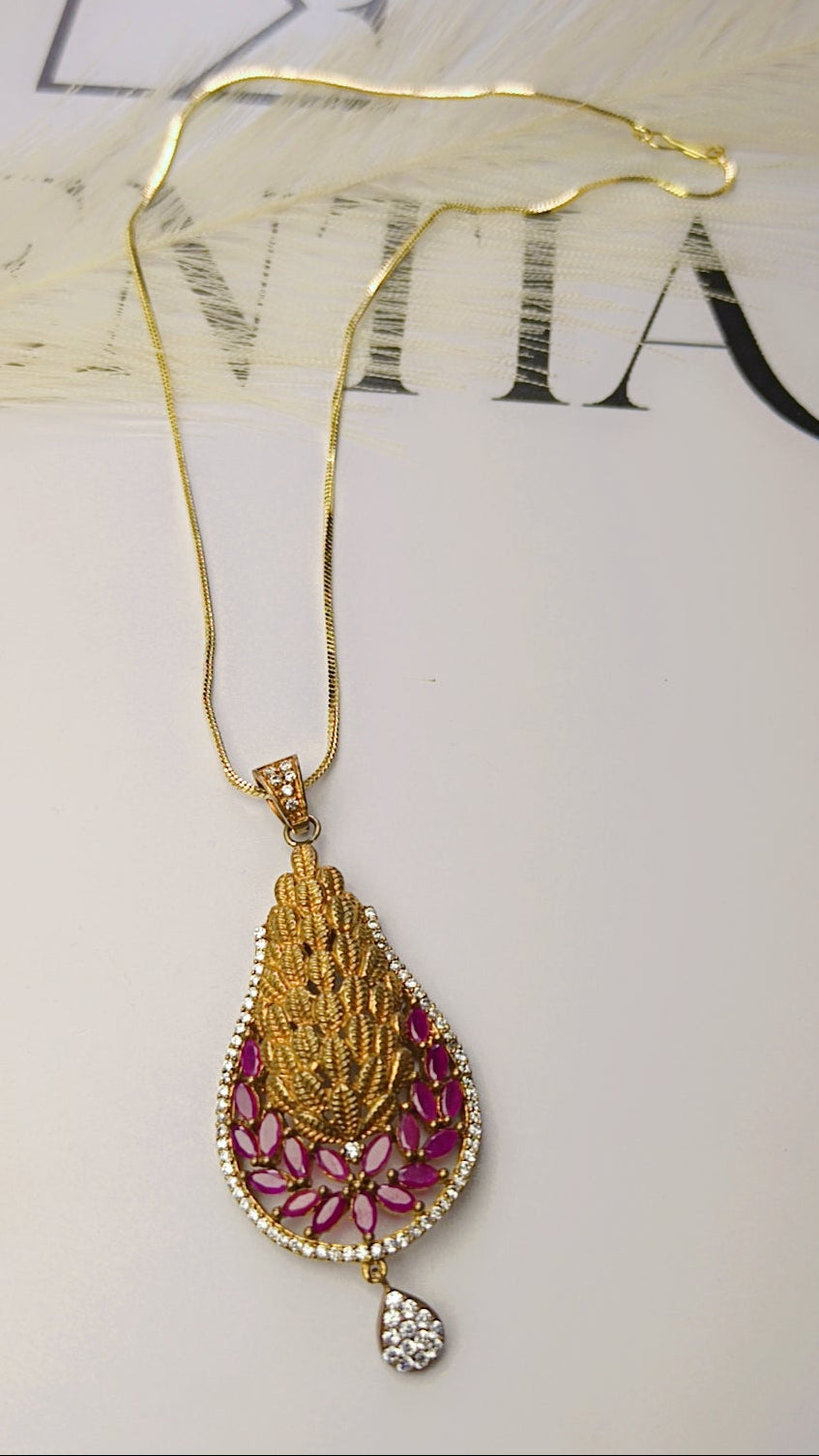 Antique Gold Zircone Pendant
