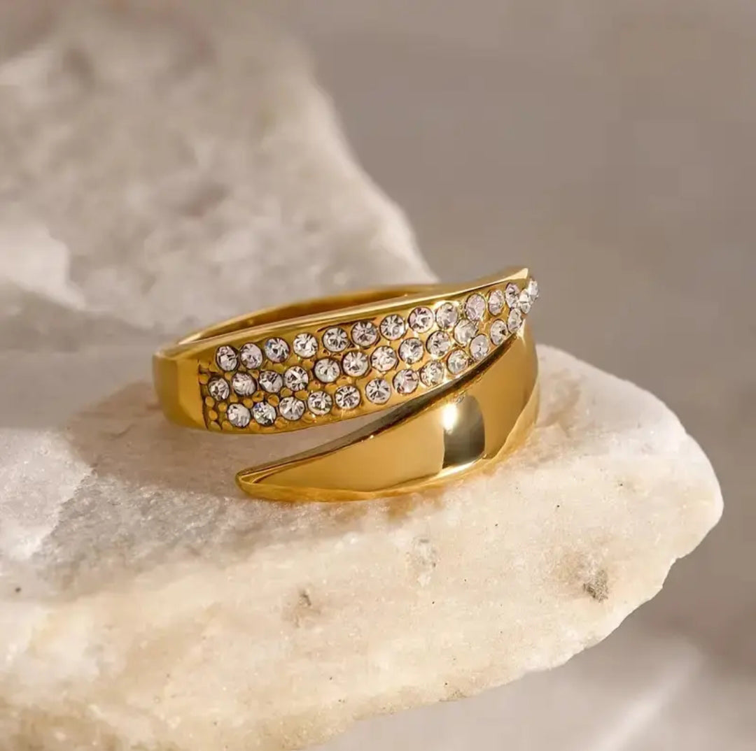 Trendy Golden Zircon Studded Ring