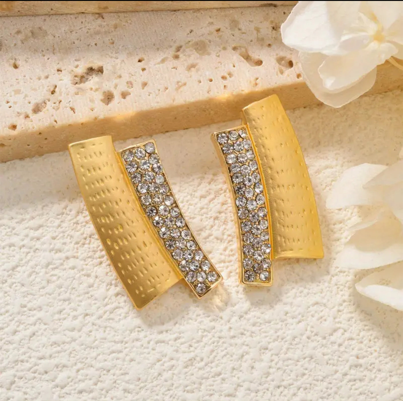 Premium Golden Necklace Set| Elegant Matching Accessories|