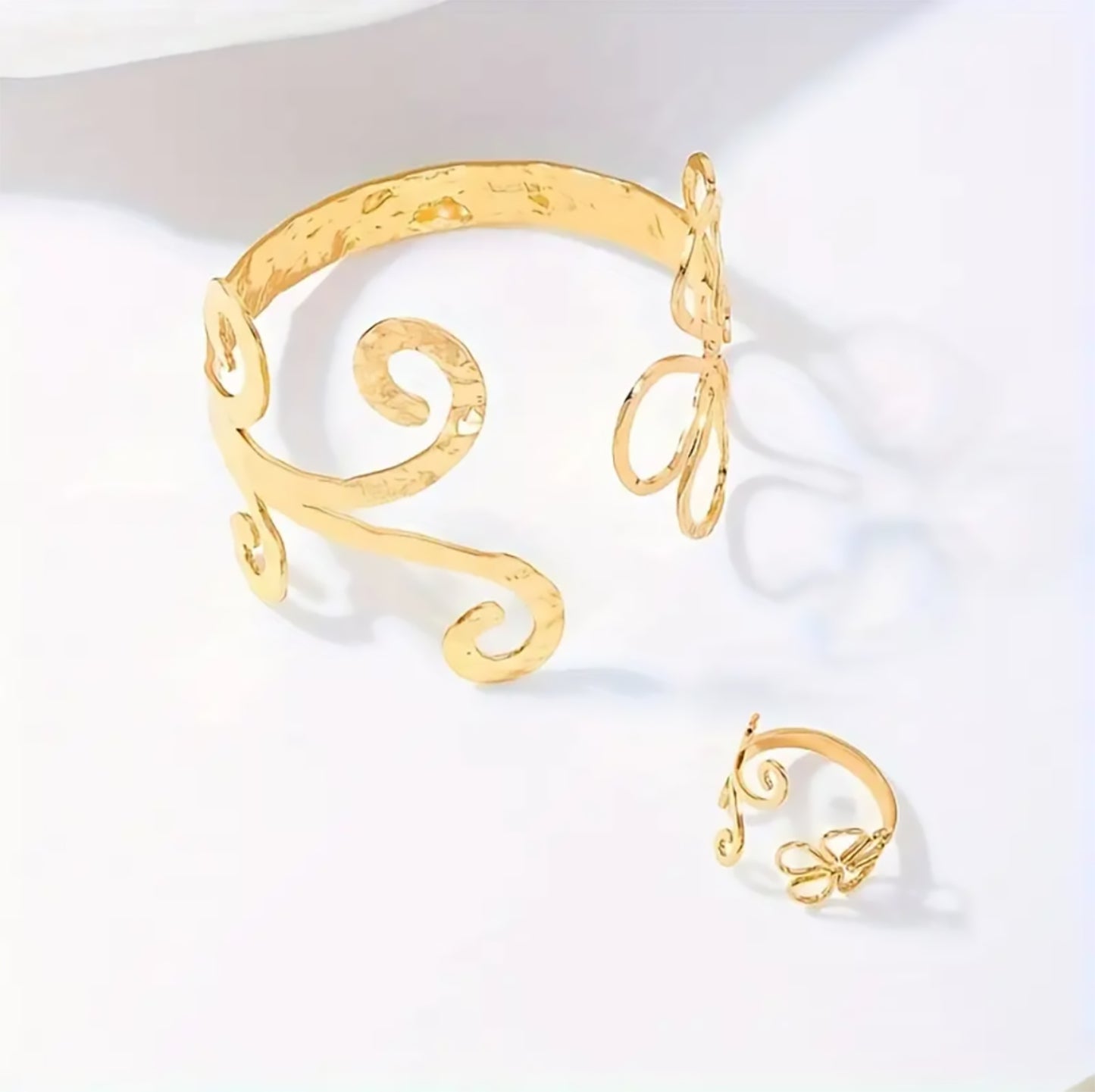 Elegant Golden Floral Bracelet Set