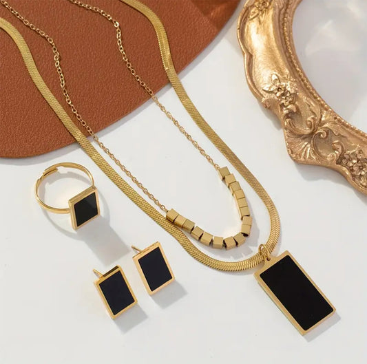 Trendy Golden and Black Pendant Set – Bold Contrast