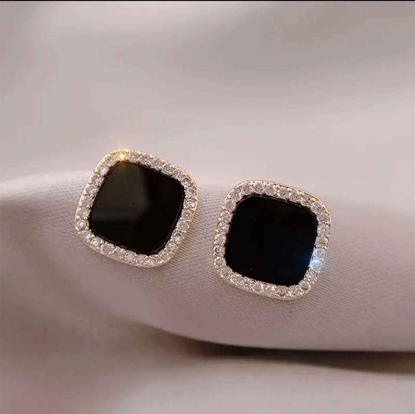 Minimalist Stud Earrings For Everyday