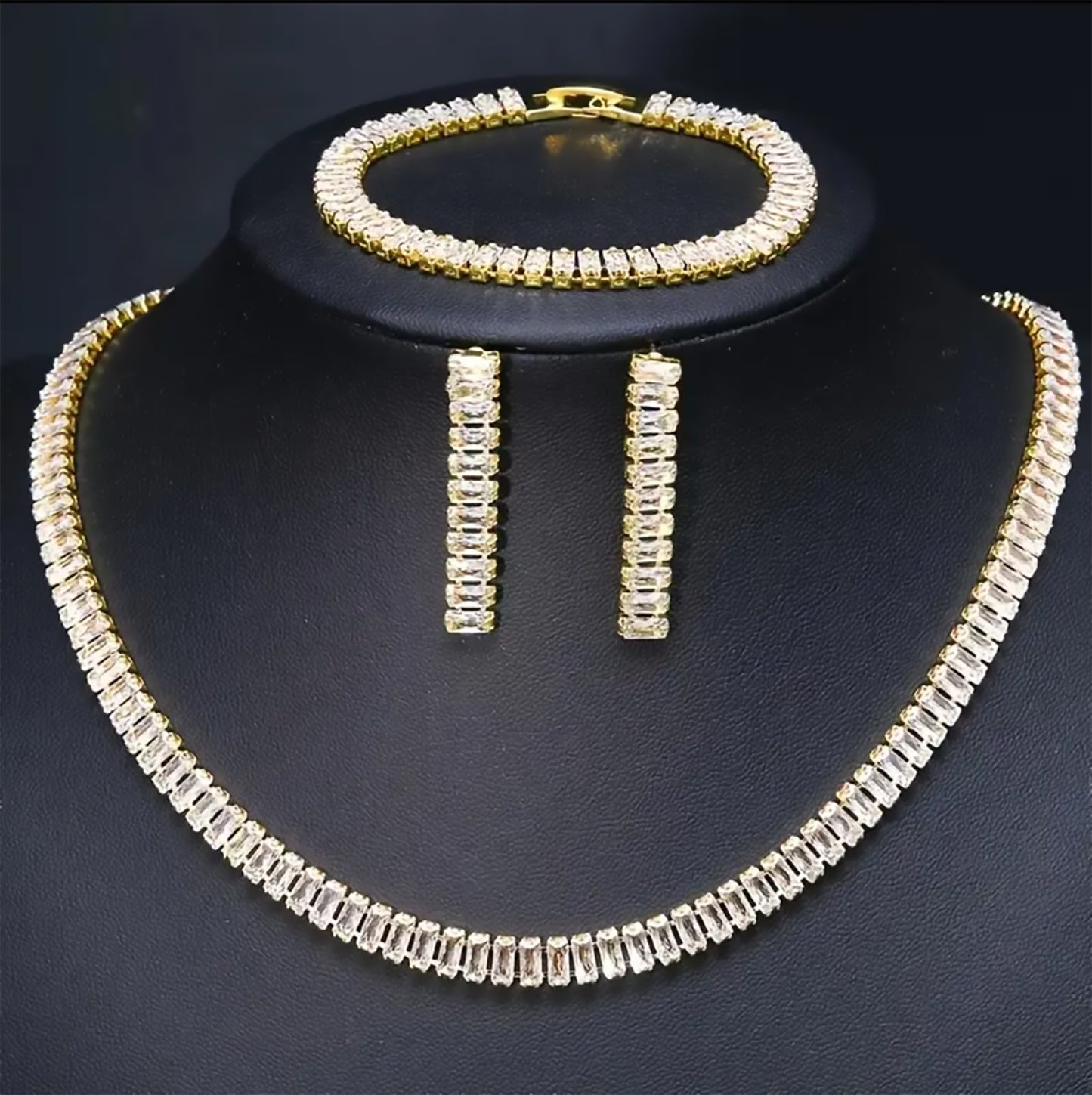 Sparkling Crystal Necklace Set -ESSENTIAS