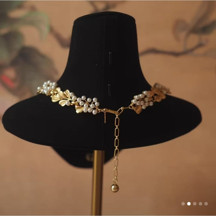 Elegant Golden Pearl Necklace