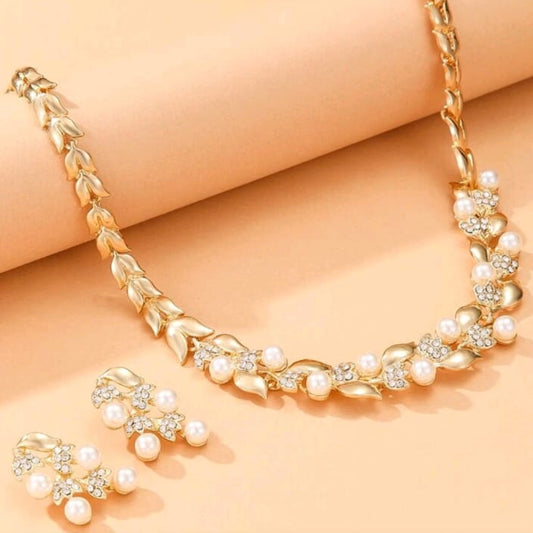 Elegant Golden Pearl Necklace Set