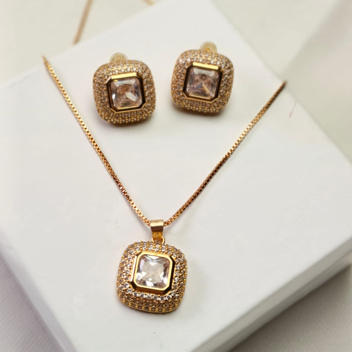 Premium Zircon Stuuded Pendant Set