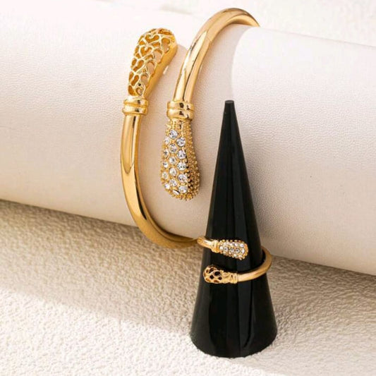 Elegant Golden Bracelet Set