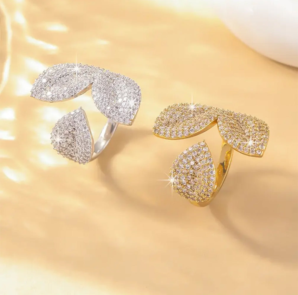 Luxury Iced-Out Full Zirconium Flower Ring