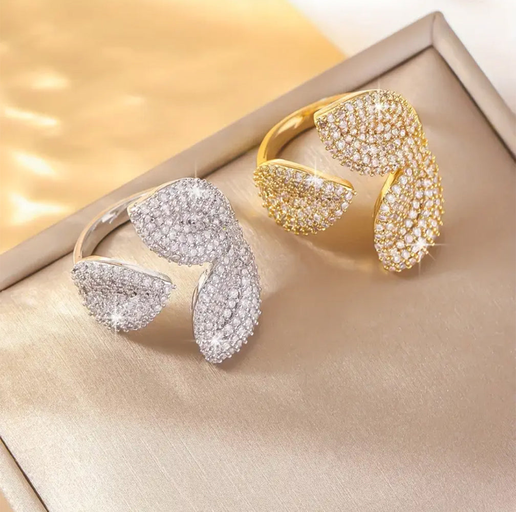 Luxury Iced-Out Full Zirconium Flower Ring