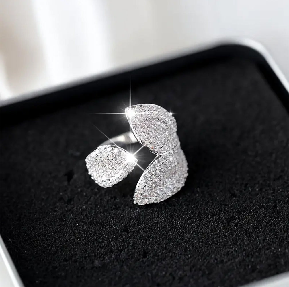 Luxury Iced-Out Full Zirconium Flower Ring
