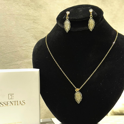 Golden Leaf Design Pendant Set