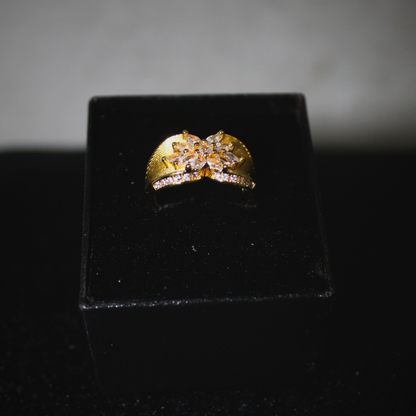 Golden Ring with Cubic Zirconia – Elegant Sparkle for Every Style