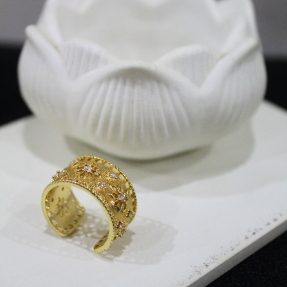 Luxury Openwork Crystal Studded Ring