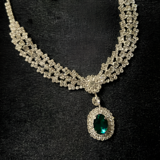 Premium Emerald Zirconium Necklace Set – ESSENTIAS