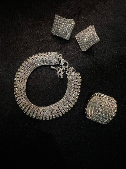 Stylish Sparkling 4Pcs Necklace Set