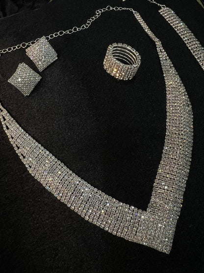 Stylish Sparkling 4Pcs Necklace Set