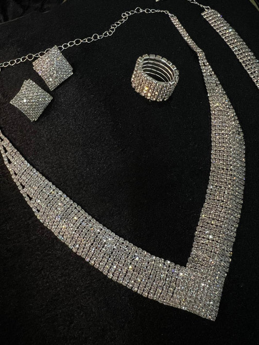 Stylish Sparkling 4Pcs Necklace Set