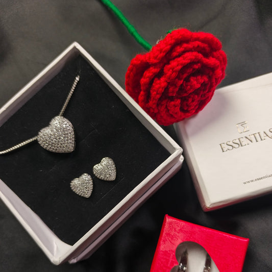 Elegant Heart Shape Pendant Set