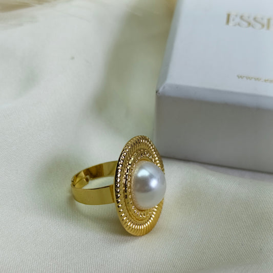 Stylish Gold Pearl Ring