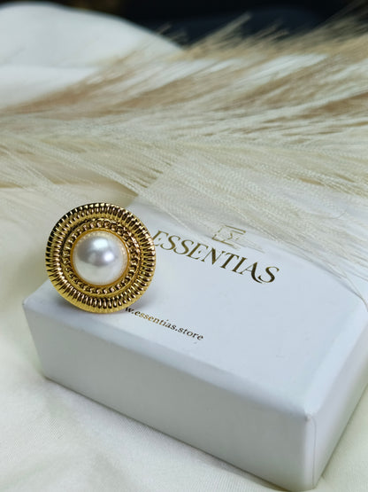 Stylish Gold Pearl Ring
