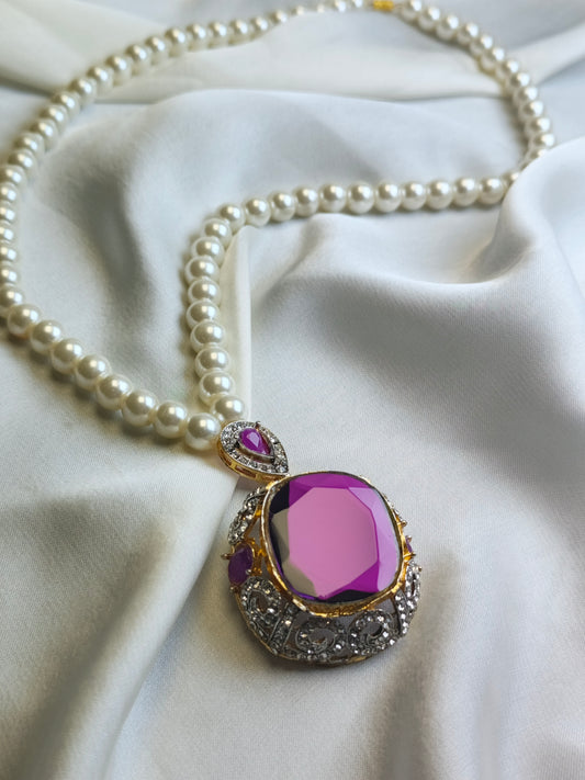 Luxury Zircone Studded Pendant Set