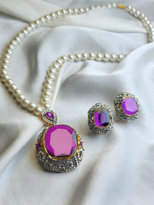 Luxury Zircone Studded Pendant Set