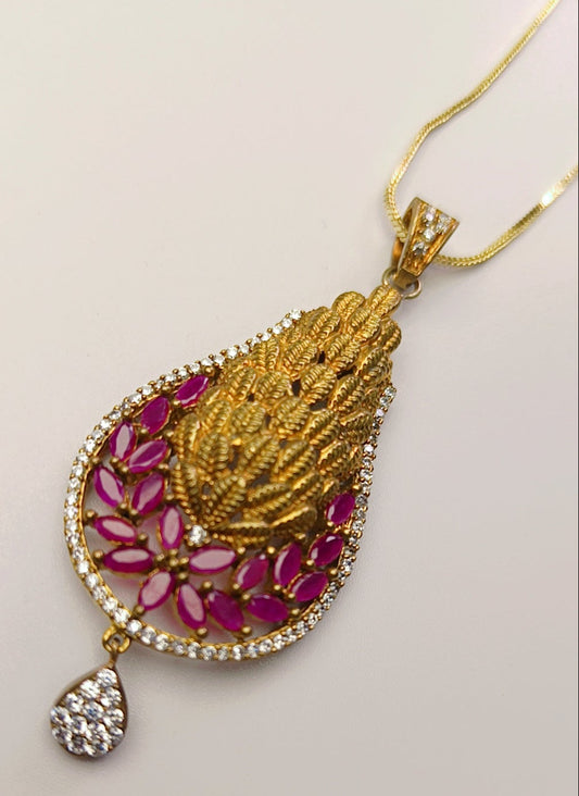 Antique Gold Zircone Pendant