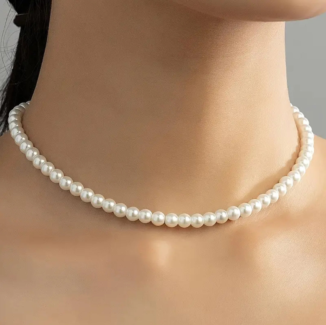 Classic Pearl Necklace