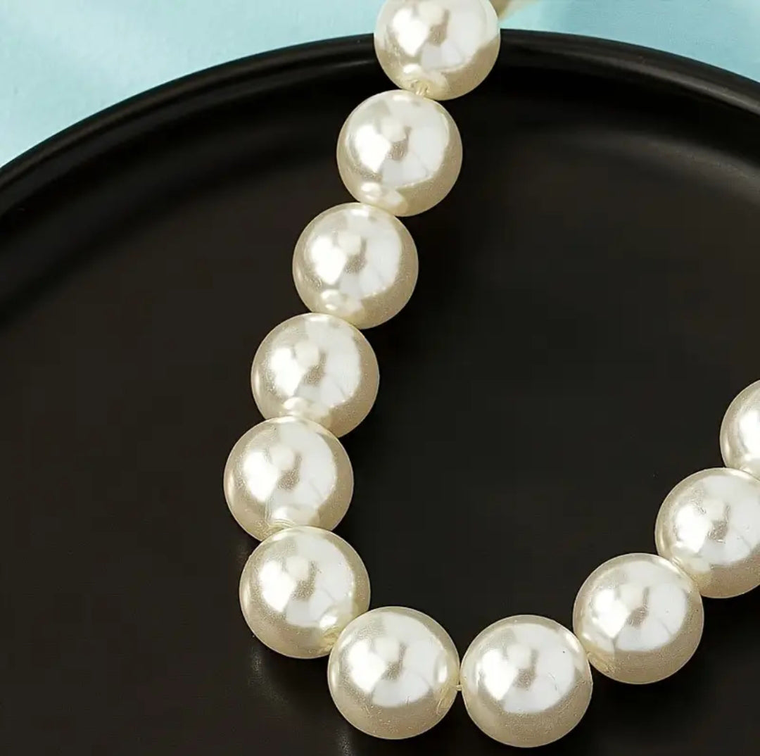 Classic Pearl Necklace