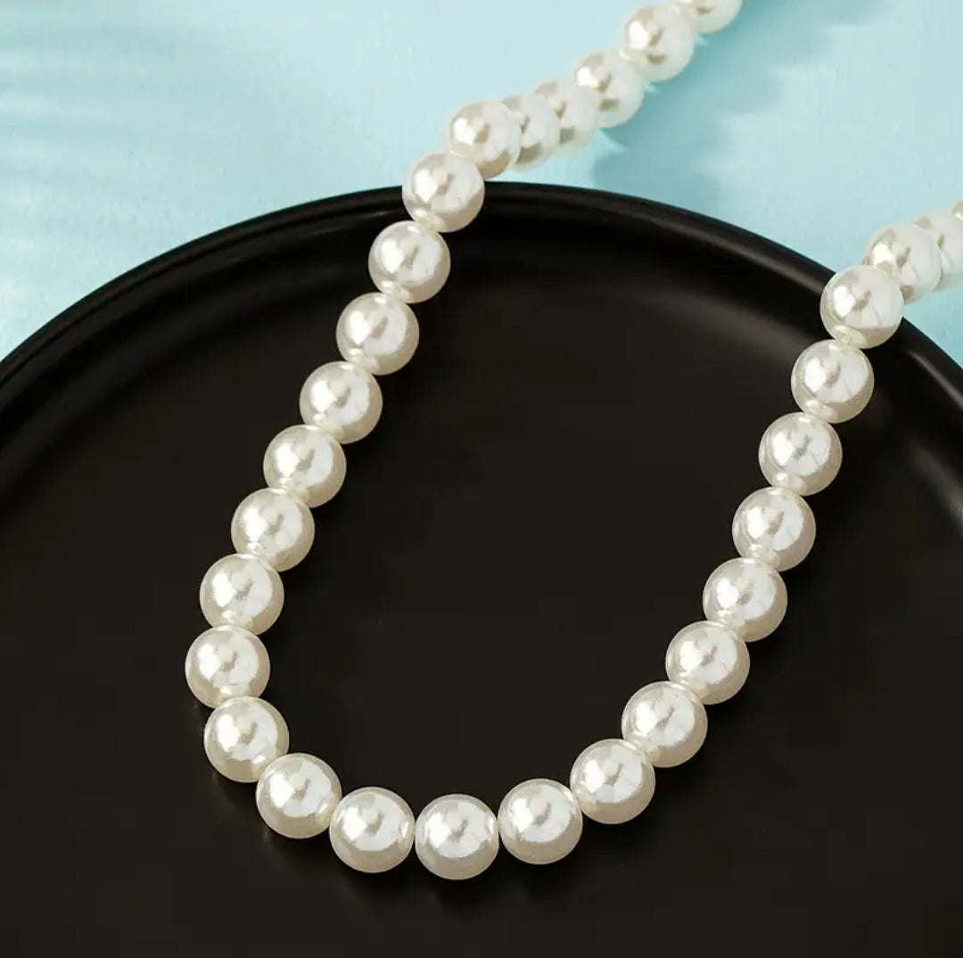 Classic Pearl Necklace