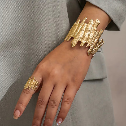 Fasionable Golden Bracelet Set