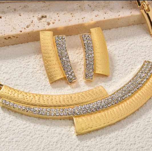 Premium Golden Necklace Set| Elegant Matching Accessories|