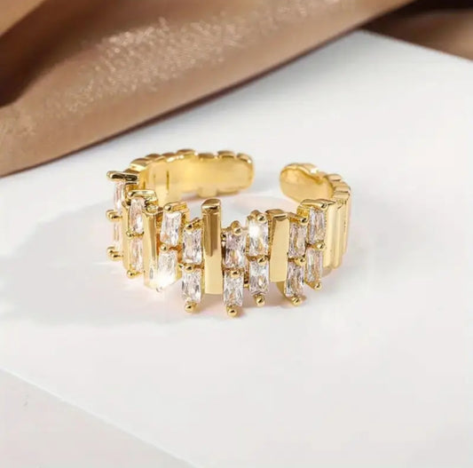Unique Geometric Golden Ring