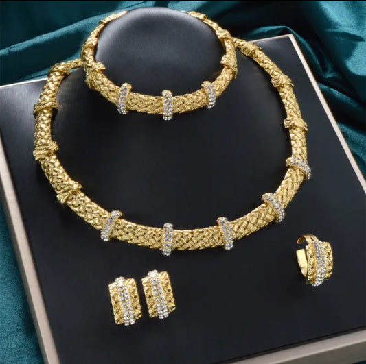 Sparkling Synthetic Zirconia Necklace Set – Elegant Shine for Every Occasion