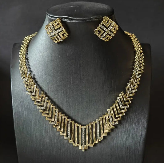 Luxury Golden Crystal Studded Necklace Set