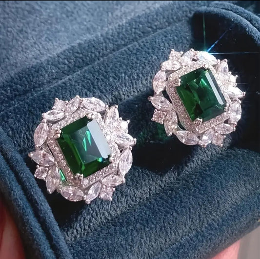 Elegant Emerald Green Stud Earrings – Timeless Sparkle & Sophistication