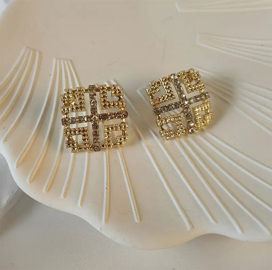 Luxury Golden Crystal Studded Necklace Set