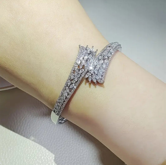 Premium  Zirconium Bracelet –ESSENTIAS