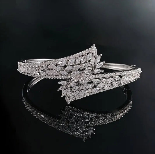 Premium  Zirconium Bracelet –ESSENTIAS