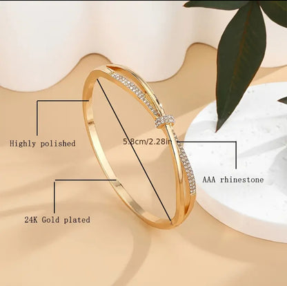 Luxury Zircon Studded Bangle Bracelet