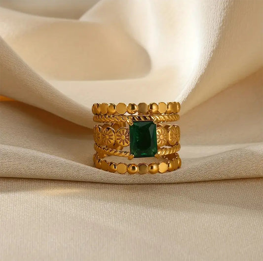 Unique Golden ang Green Ring