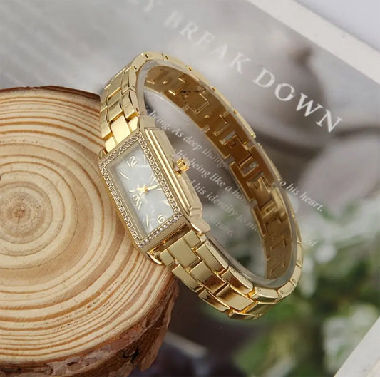 Premium Golden-Tone Crystal Studded Watch – Elegant Luxury Timepiece