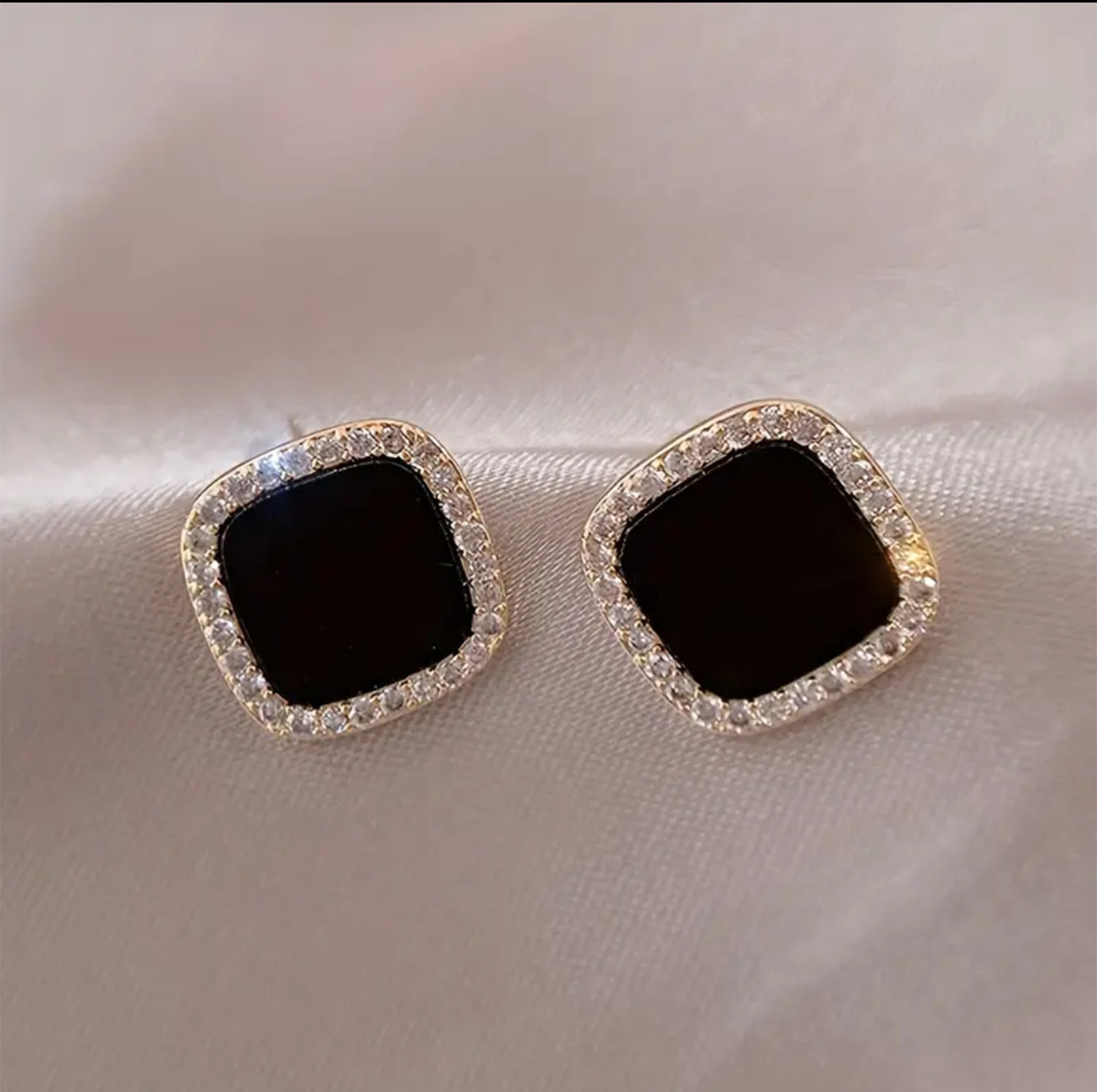 Minimalist Stud Earrings For Everyday