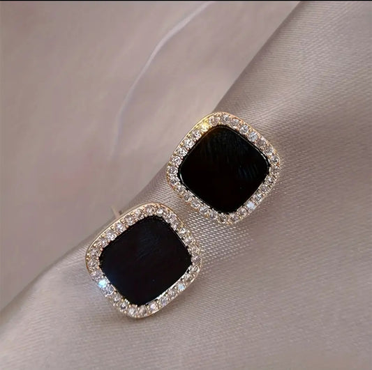 Minimalist Stud Earrings For Everyday