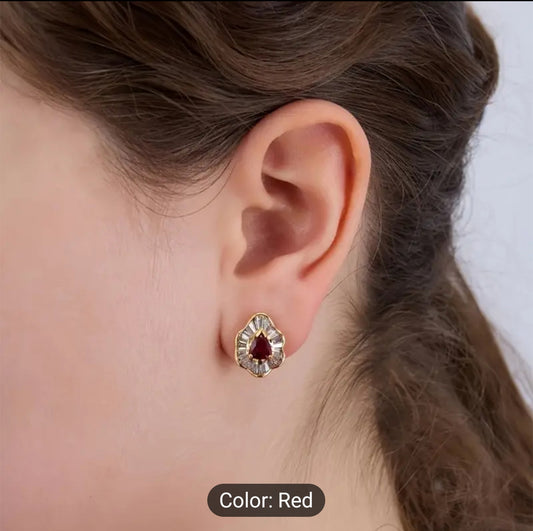 Golden Crystal Earrings_ESSENTIAS