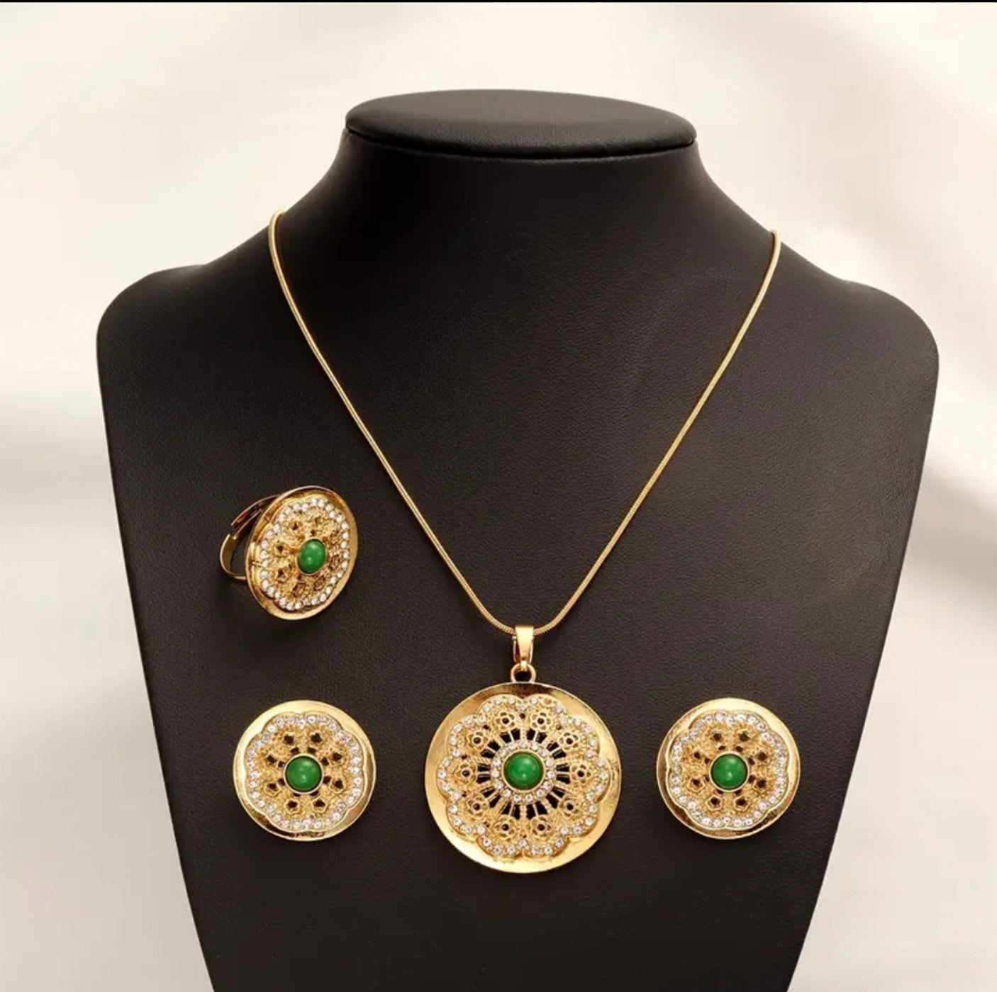 Gold-Plated Zircon Studded Round Pendant Set – ESSENTIAS